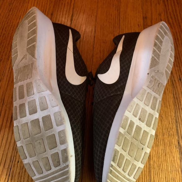 Green/White Nike sneakers - Picture 3 of 3